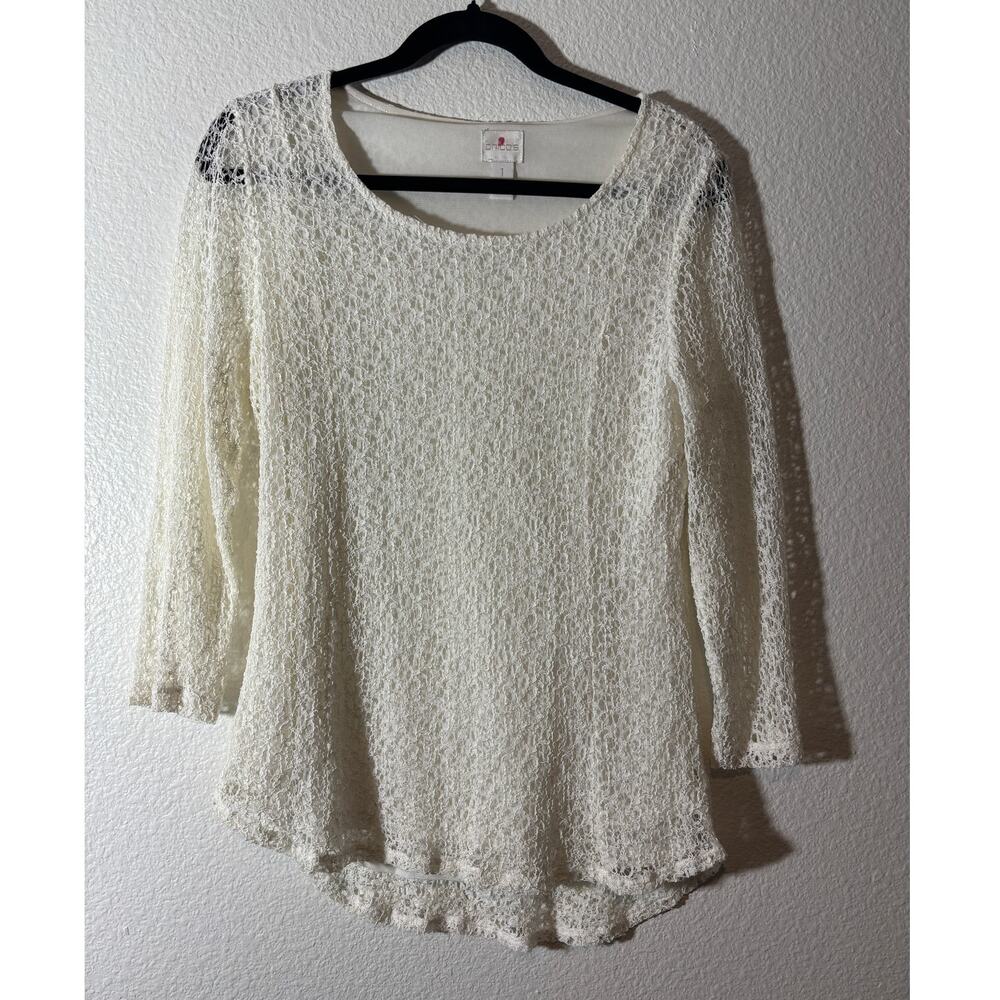 Chico's Size 1 (M) Cream Textured Lace Overlay 3/4 Sleeves Curved Hem Top